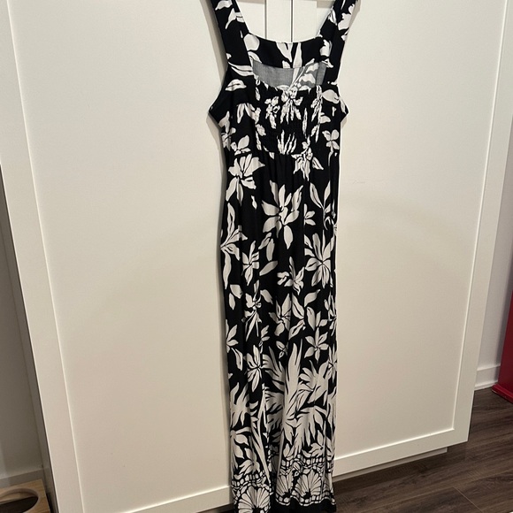 EUC Vince Camuto Monochrome Leaf Pattern Size 1X Maxi Dress - Picture 2 of 4